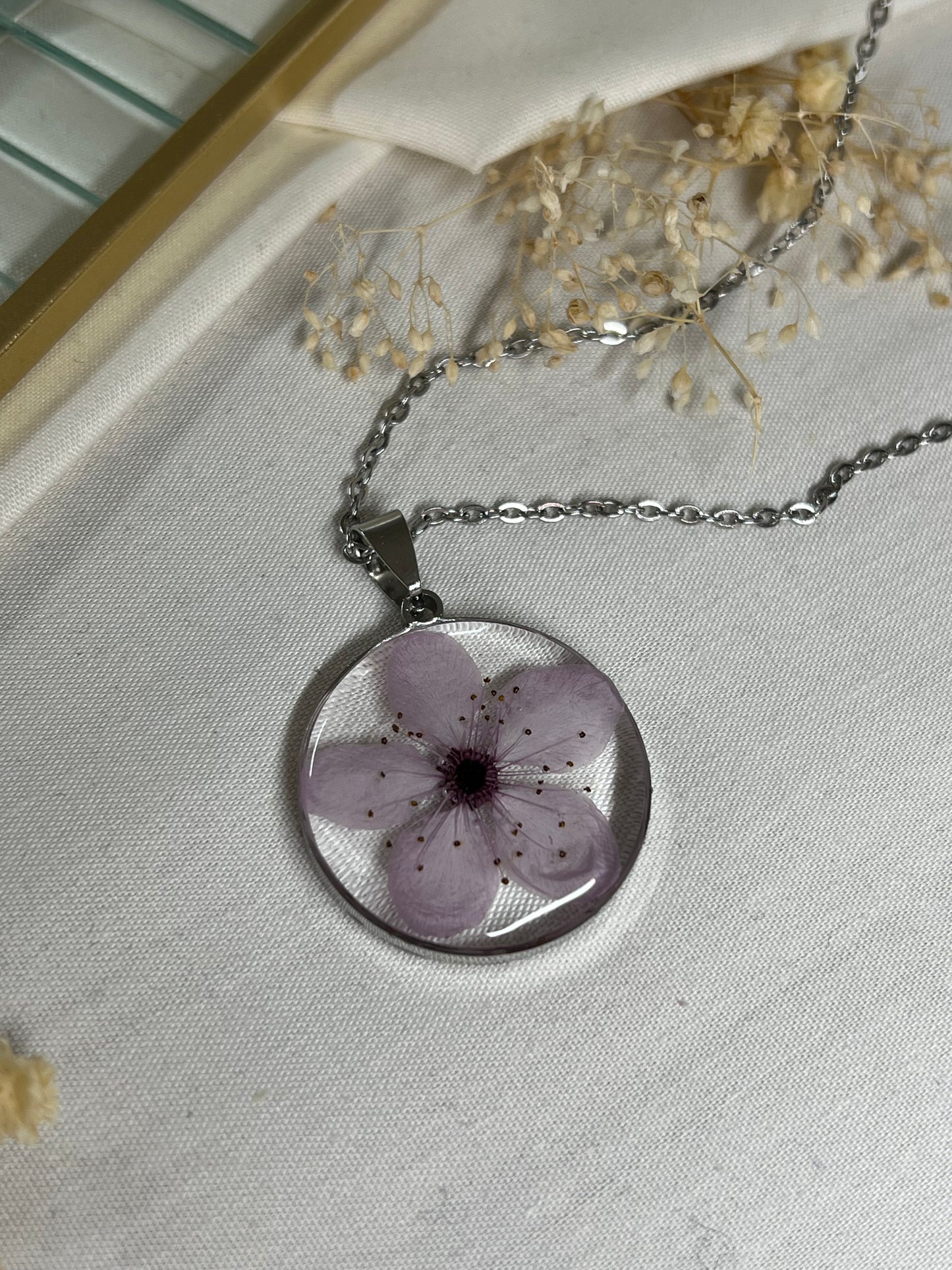 Collar de Flor de Cerezo