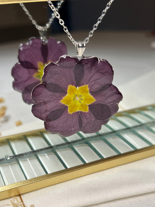 Collar de Prímula Roja