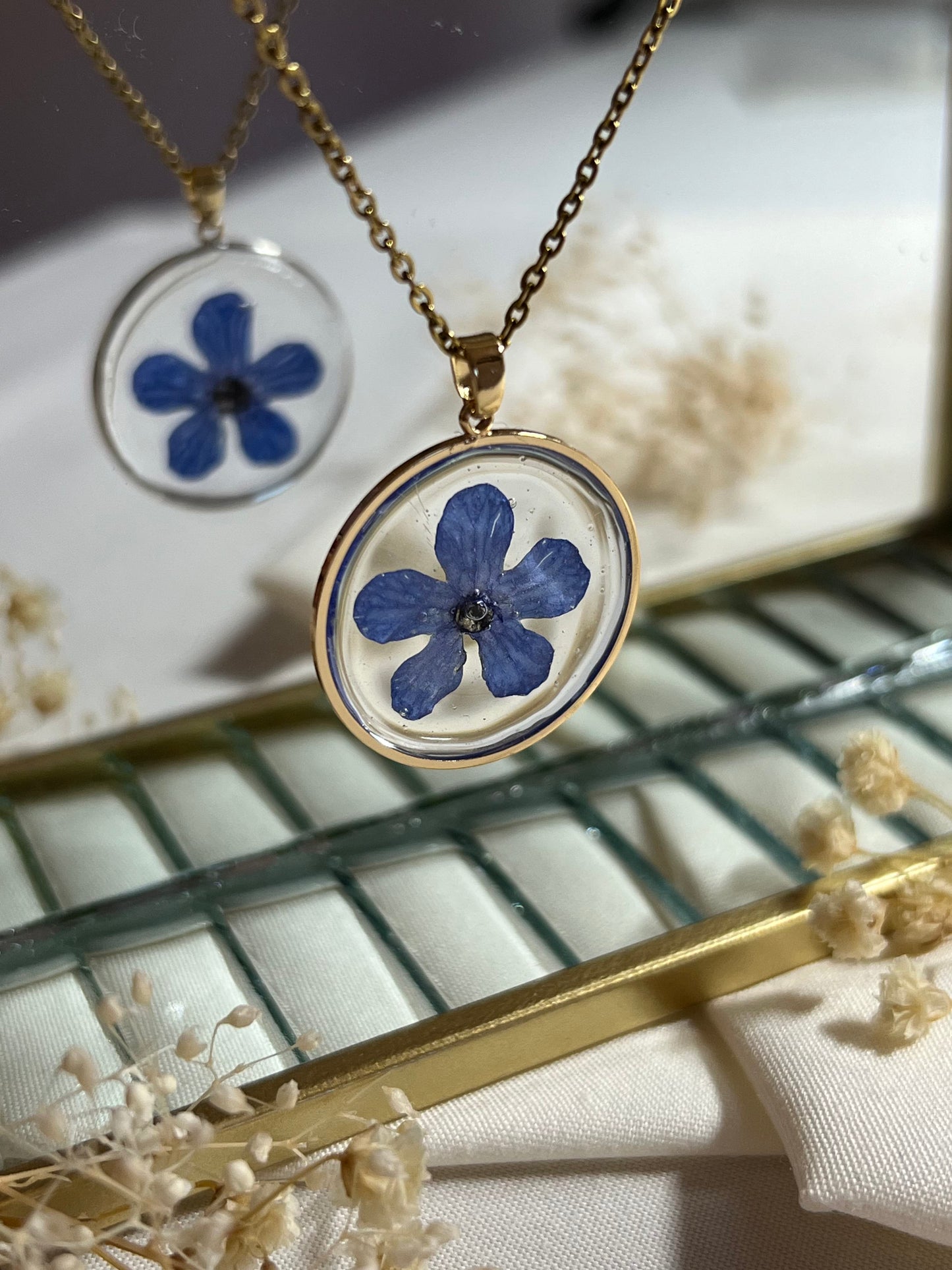 Collar de "Anchusa Azurea"