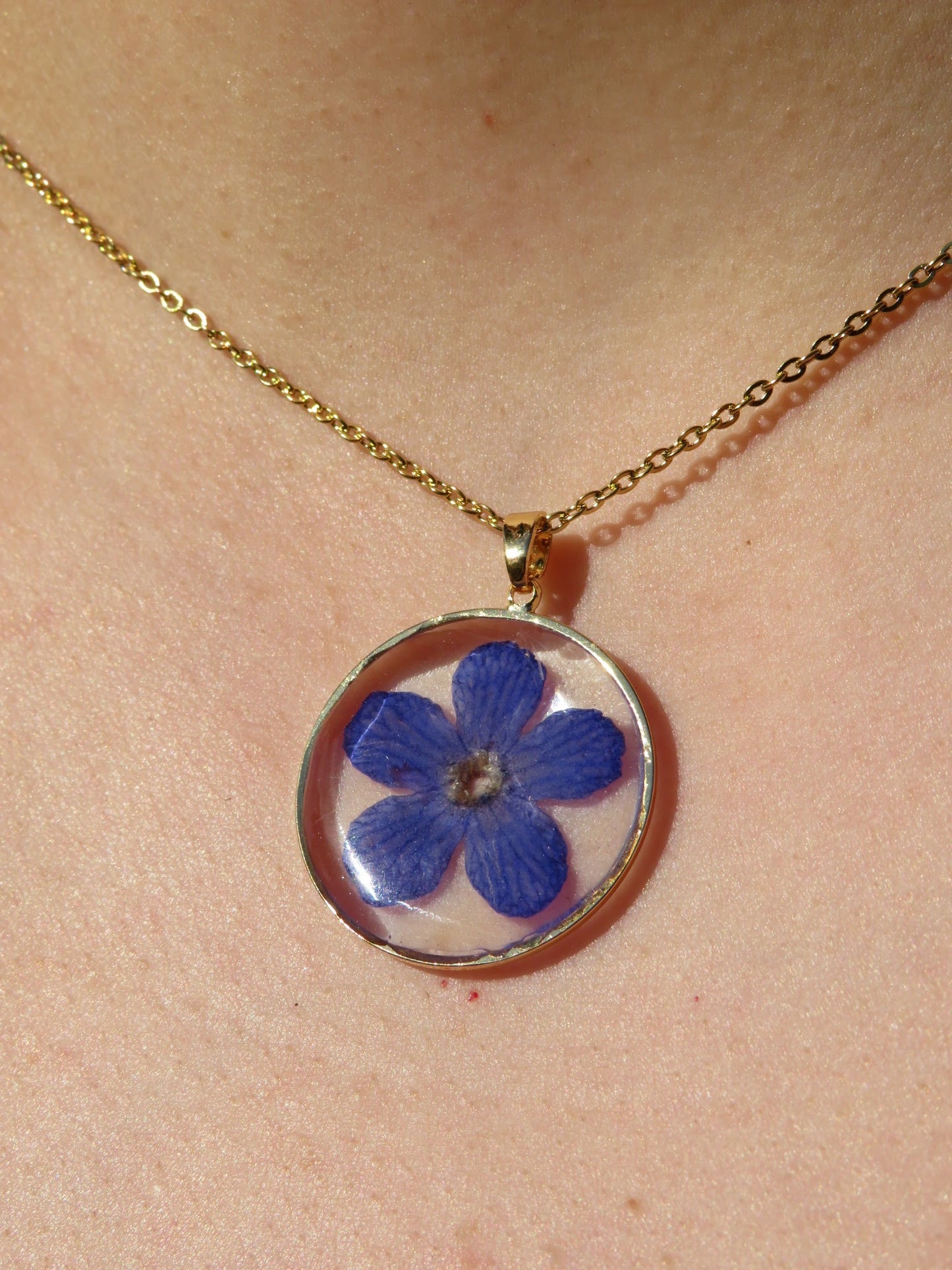 Collar de "Anchusa Azurea"