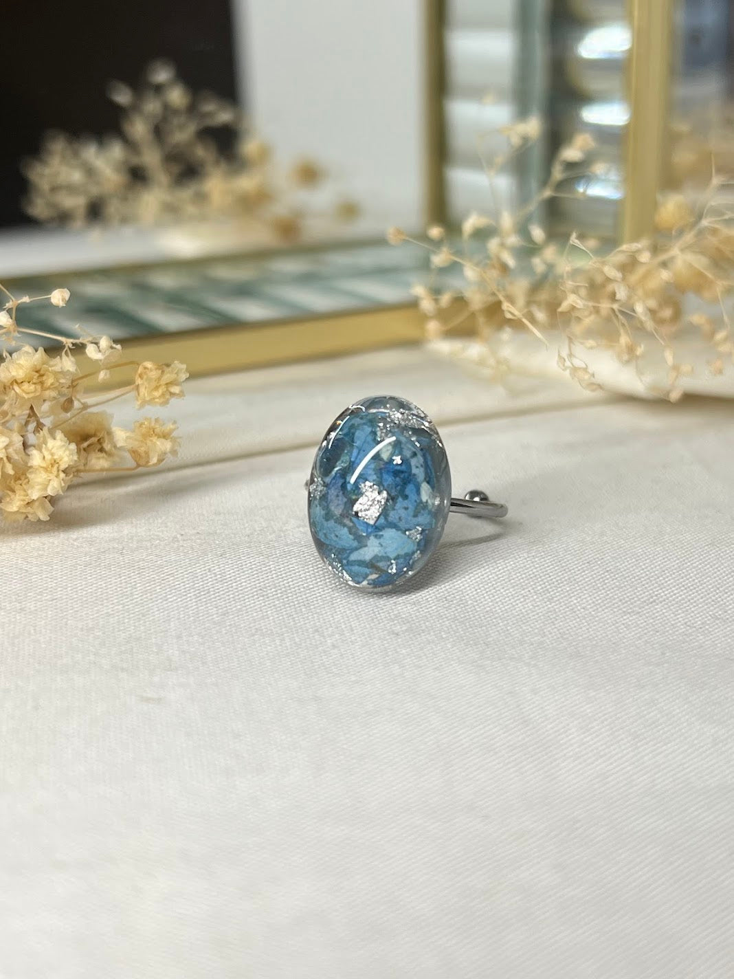 Anillo de Pétalos de Hortensia Azul
