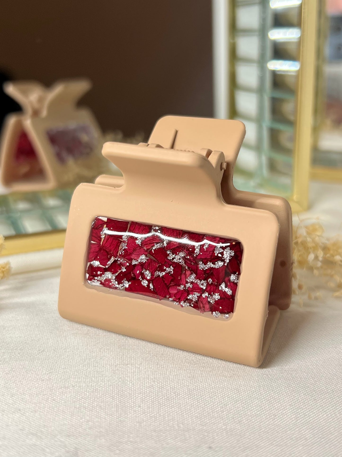 Pinza para el pelo de pétalos de Rosa Roja